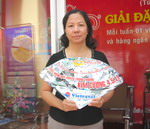 Chúc mừng khách hàng Lê Thị Lan Hương đã sở hữu viên kim cương 4.5 li cùng Du xuân 2011